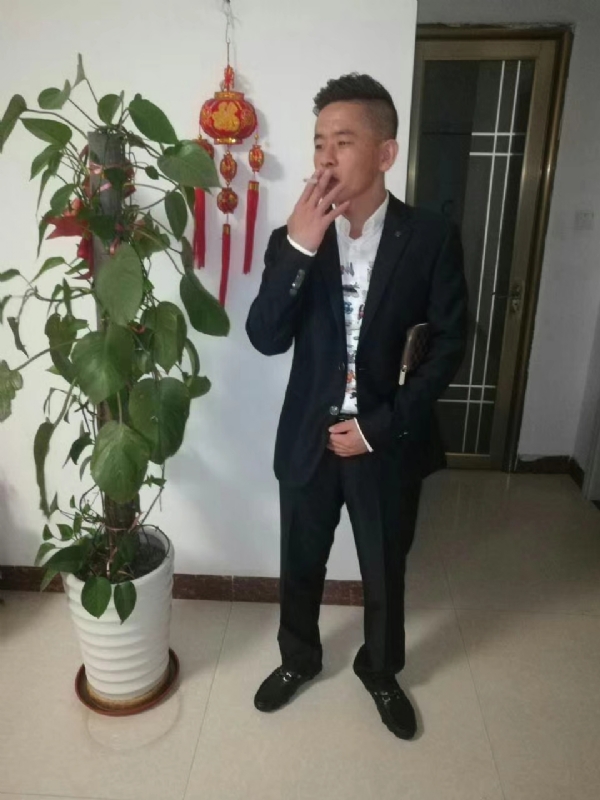 男人三十而立的第二张照片--九江相亲服务中心
