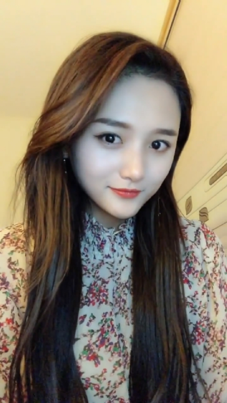 淡然一笑的第一张照片--九江相亲服务中心
