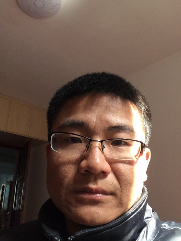 余浩浩的第一张照片--九江相亲服务中心