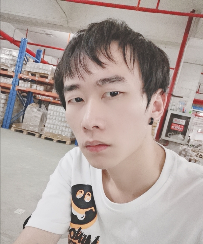 巷子里的猫的第一张照片--九江相亲服务中心