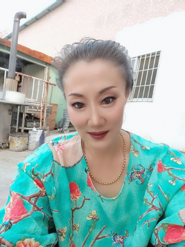 燕子的第三张照片--九江相亲服务中心