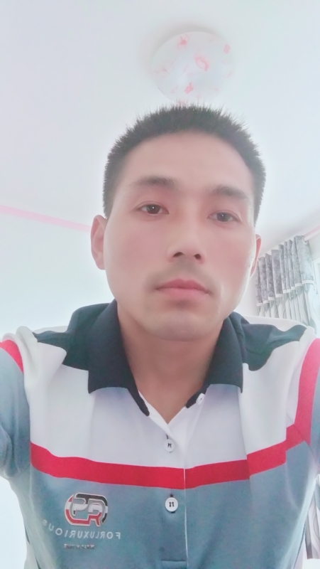 染红尘世的第二张照片--九江相亲服务中心