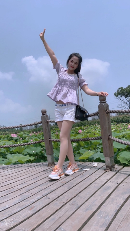 秋水伊人的第一张照片--九江相亲服务中心