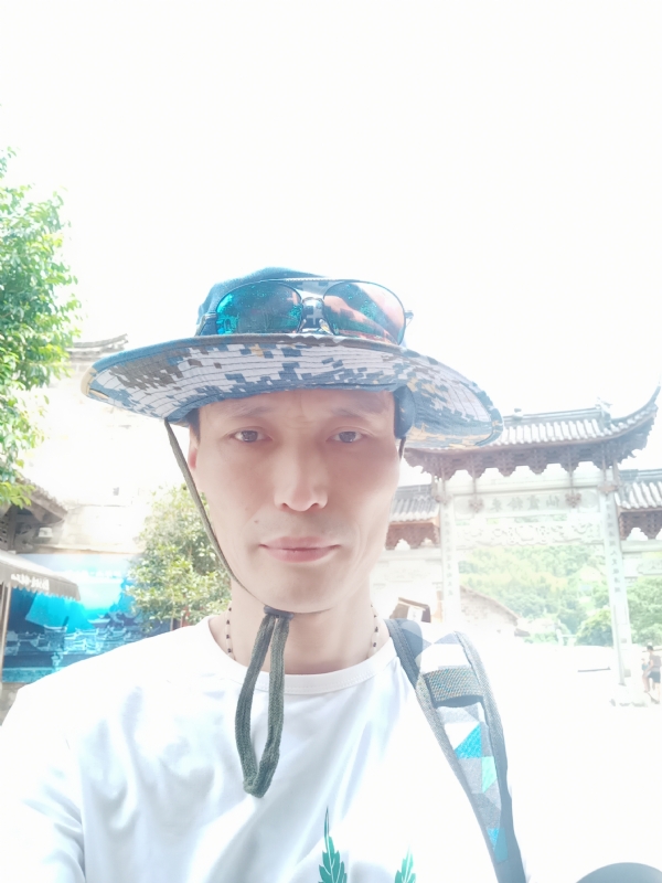 童群海的第一张照片--九江相亲服务中心