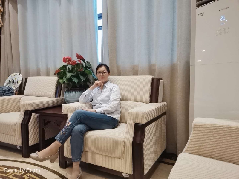 秋水伊人的第一张照片--九江相亲服务中心