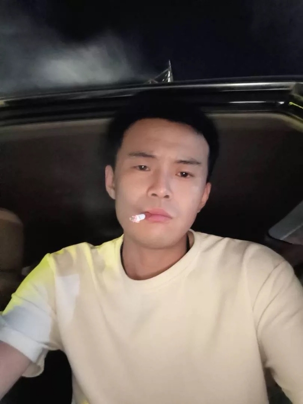 爱睡觉的土拨鼠的第一张照片--九江相亲服务中心