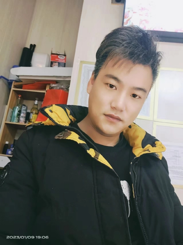 孤酒枕愁眼眠的第一张照片--九江相亲服务中心