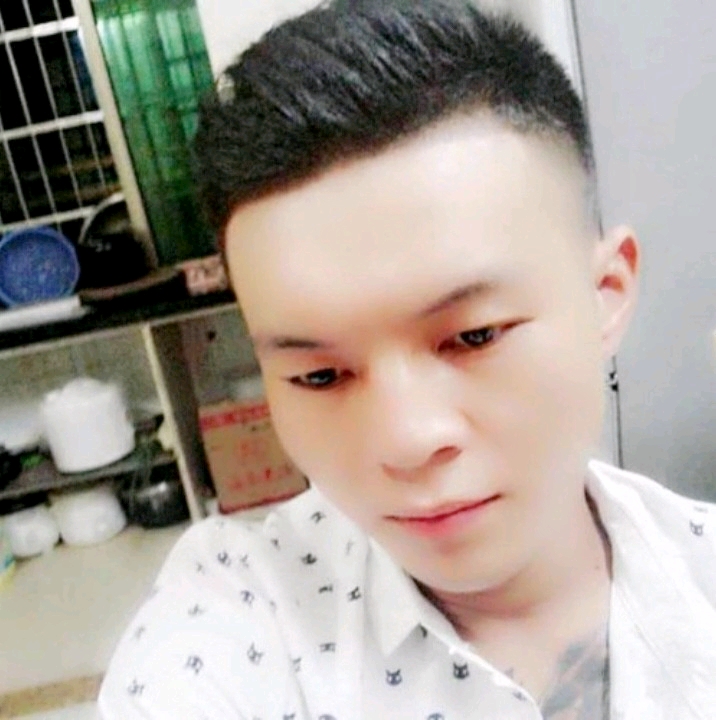 子龙的第一张照片--九江相亲服务中心