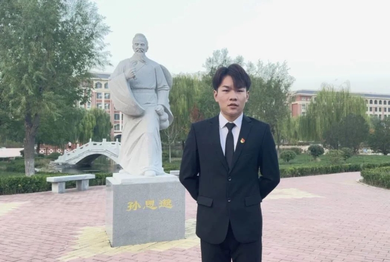 尚明月的第一张照片--九江相亲服务中心