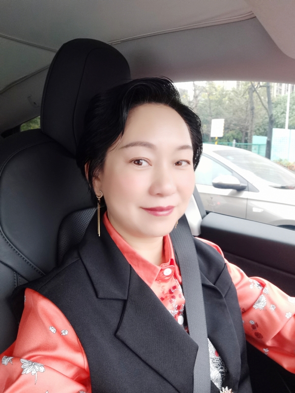 艳阳天的第二张照片--九江相亲服务中心